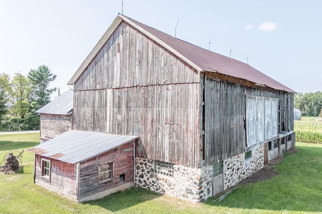 N3212 BEAN CITY ROAD, New London, WI 54961