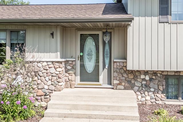N3212 BEAN CITY ROAD, New London, WI 54961