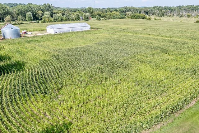 N3212 BEAN CITY ROAD, New London, WI 54961