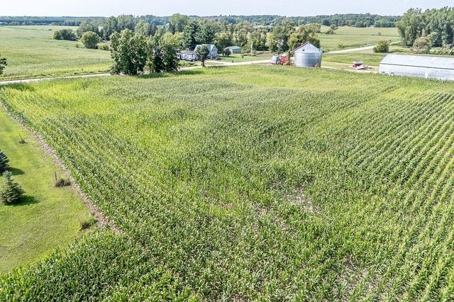 N3212 BEAN CITY ROAD, New London, WI 54961