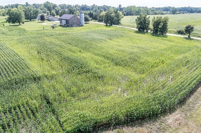 N3212 BEAN CITY ROAD, New London, WI 54961