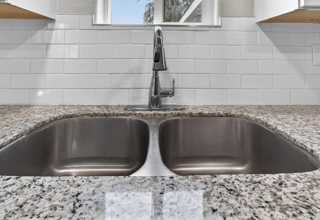 247 S College, Dinuba, CA 93618