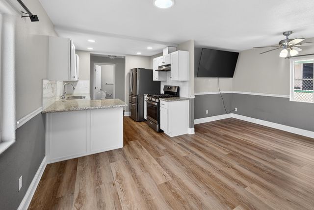 247 S College, Dinuba, CA 93618