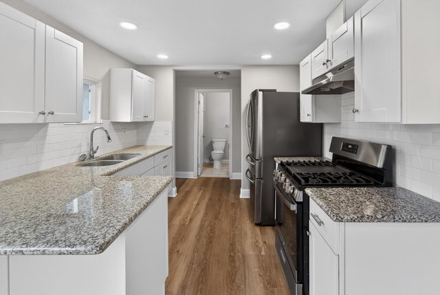 247 S College, Dinuba, CA 93618