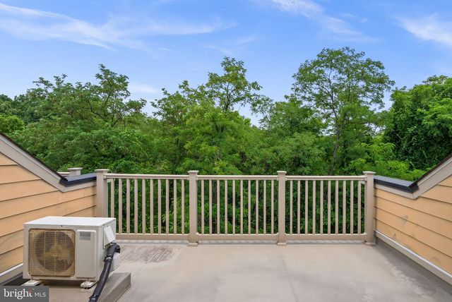 4602 WOODBERRY ST, Riverdale, MD 20737