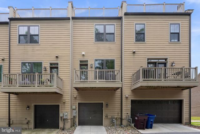4602 WOODBERRY ST, Riverdale, MD 20737