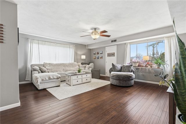 196 Old River Road 8F, Lincoln, RI 02865