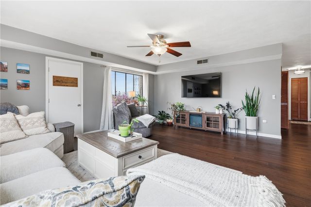 196 Old River Road 8F, Lincoln, RI 02865