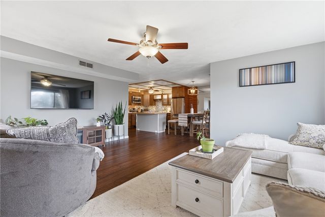 196 Old River Road 8F, Lincoln, RI 02865