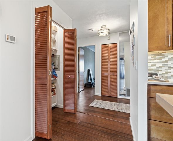 196 Old River Road 8F, Lincoln, RI 02865