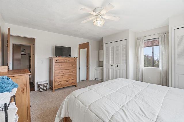 196 Old River Road 8F, Lincoln, RI 02865