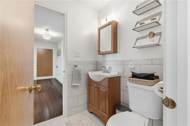 196 Old River Road 8F, Lincoln, RI 02865