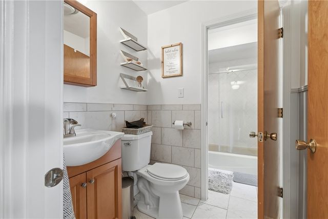 196 Old River Road 8F, Lincoln, RI 02865