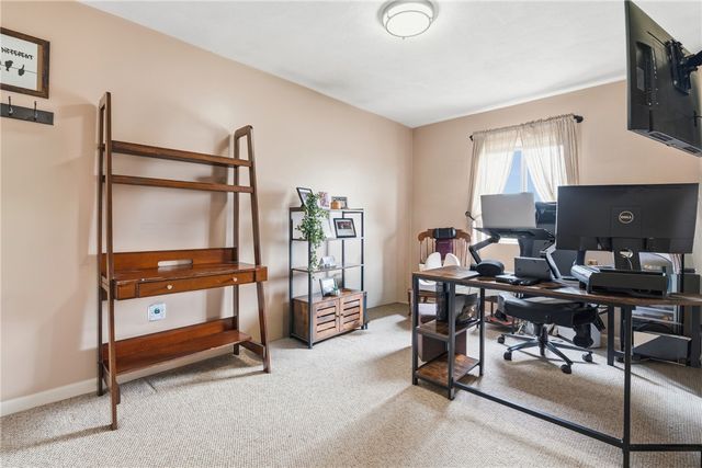 196 Old River Road 8F, Lincoln, RI 02865