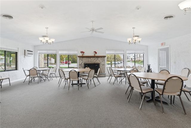 196 Old River Road 8F, Lincoln, RI 02865