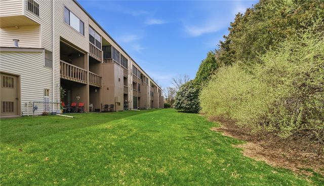 196 Old River Road 8F, Lincoln, RI 02865