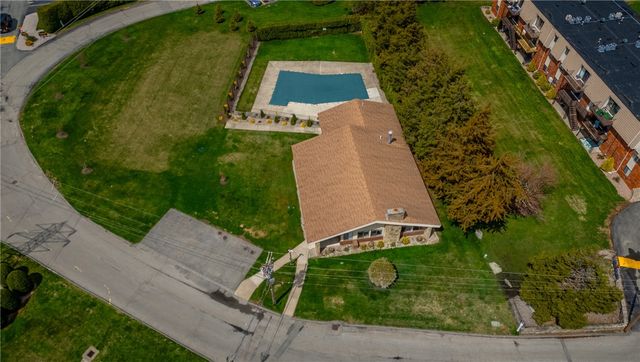 196 Old River Road 8F, Lincoln, RI 02865