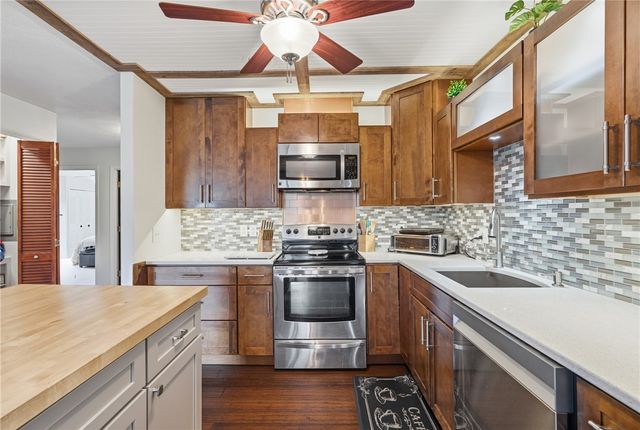 196 Old River Road 8F, Lincoln, RI 02865