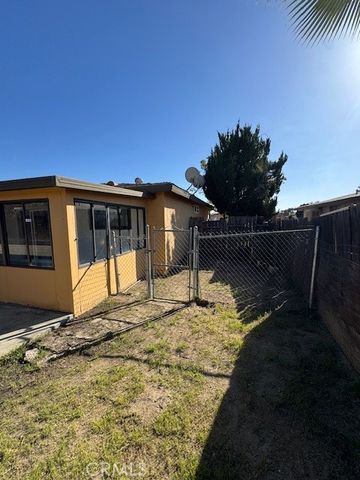 2196 W Oakland, Hemet, CA 92545