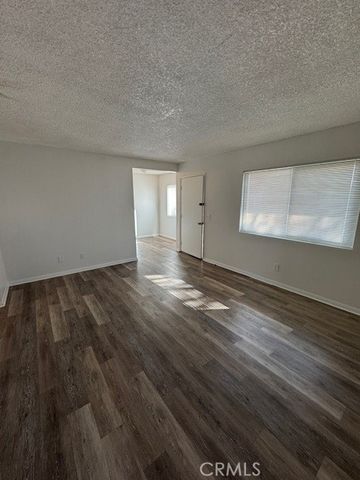 2196 W Oakland, Hemet, CA 92545