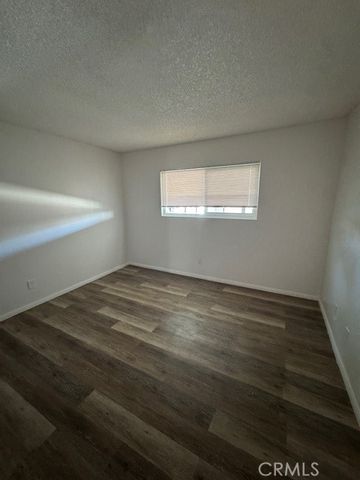 2196 W Oakland, Hemet, CA 92545