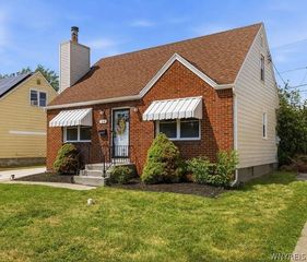 24 Meaford Road, Cheektowaga, NY 14215