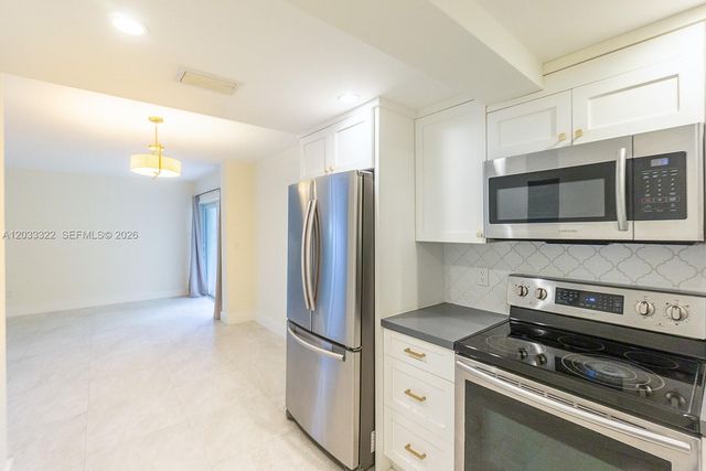 5838 SW 74 Terrace 101, South Miami, FL 33143