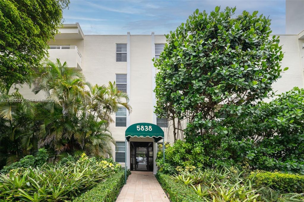 5838 SW 74 Terrace 101, South Miami, FL 33143