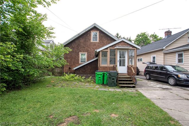 25 Forbes Road, Bedford, OH 44146