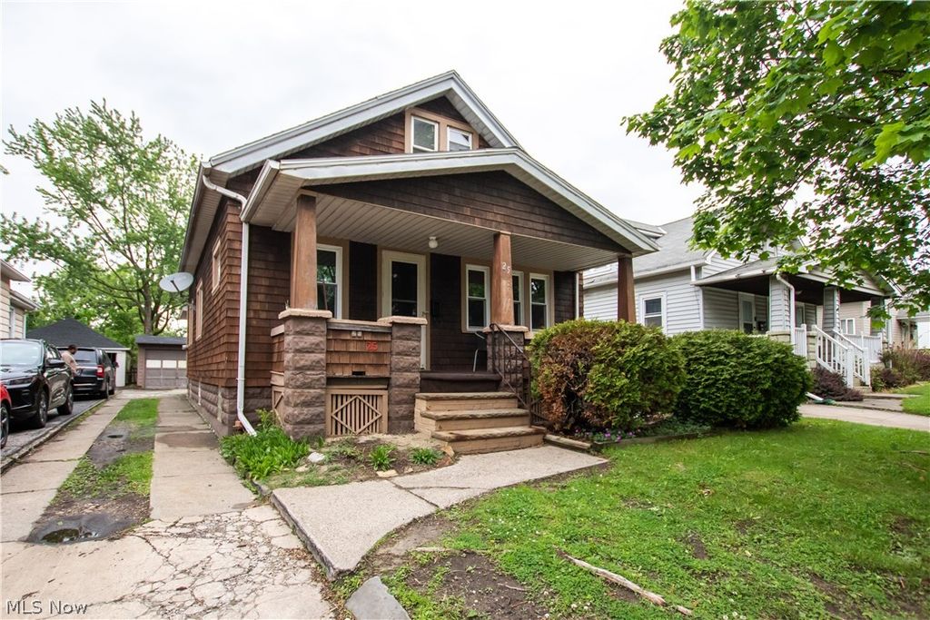 25 Forbes Road, Bedford, OH 44146