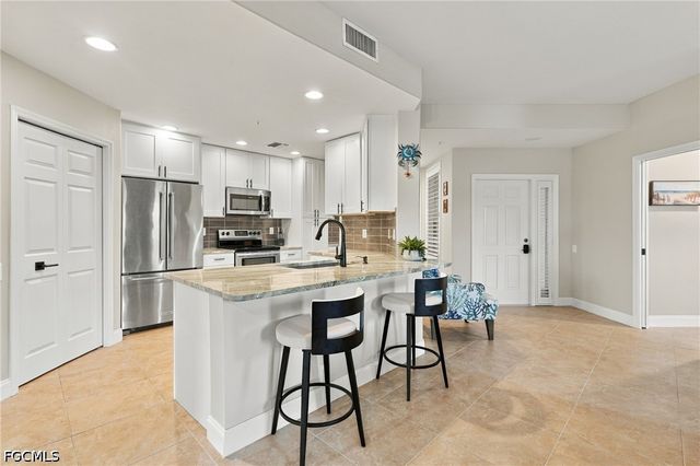 9160 Southmont CV 101, Fort Myers, FL 33908