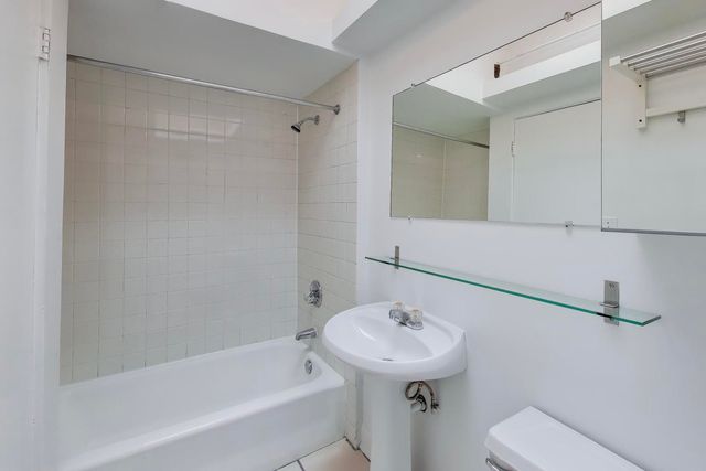 1839 S Halsted Street, Chicago, IL 60608