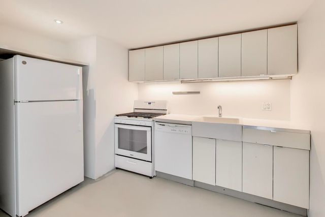 1839 S Halsted Street, Chicago, IL 60608