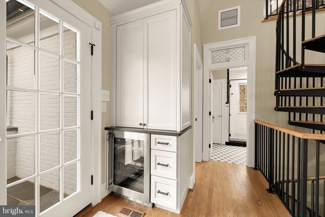 3421 21ST AVE N, Arlington, VA 22207