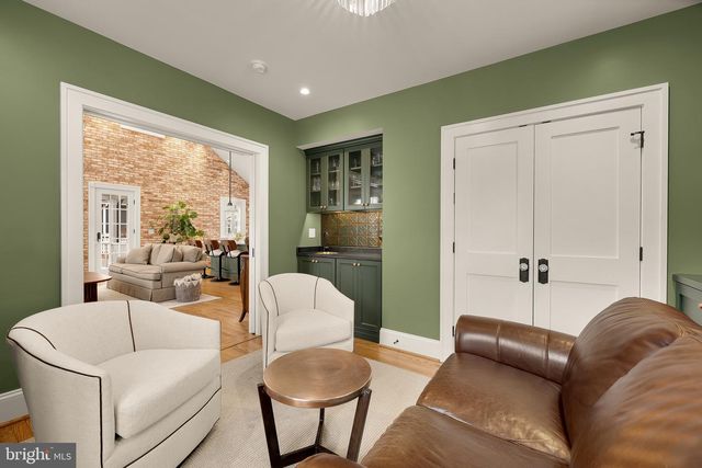 3421 21ST AVE N, Arlington, VA 22207