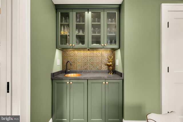 3421 21ST AVE N, Arlington, VA 22207