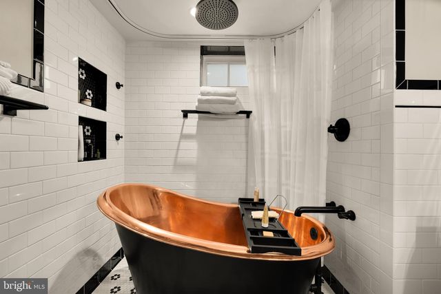 3421 21ST AVE N, Arlington, VA 22207