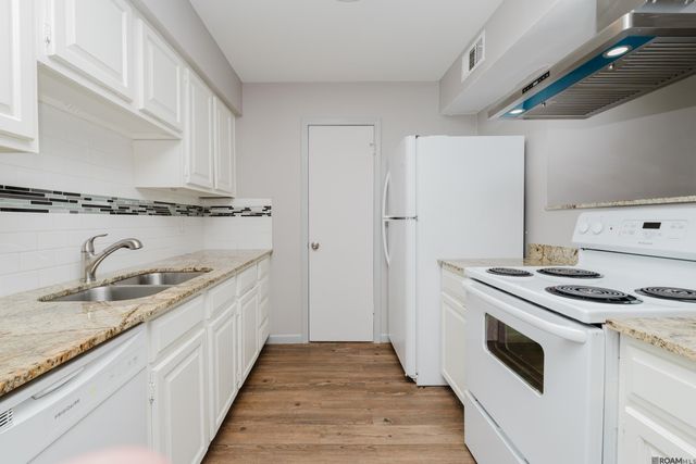 1757 S Brightside View Dr, Baton Rouge, LA 70820