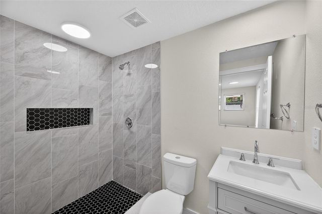 17352 US HIGHWAY 41, Spring Hill, FL 34610