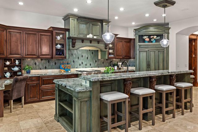 1020 W Shearwater Lane, Eagle, ID 83616
