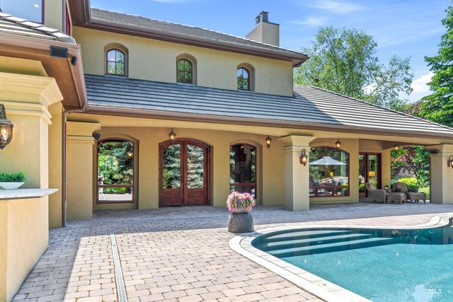 1020 W Shearwater Lane, Eagle, ID 83616