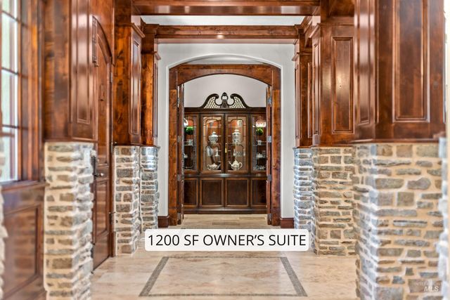 1020 W Shearwater Lane, Eagle, ID 83616