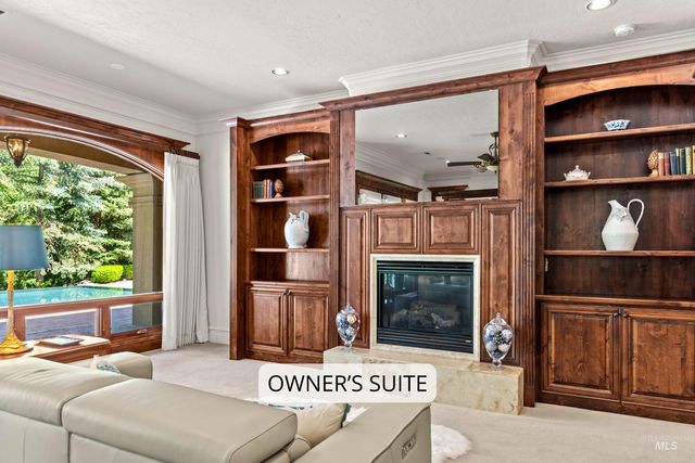1020 W Shearwater Lane, Eagle, ID 83616