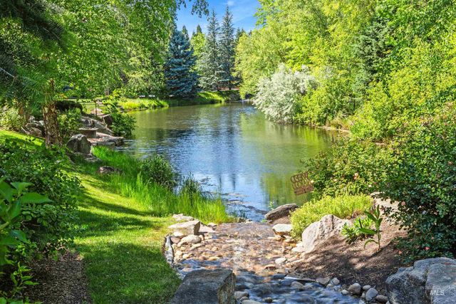 1020 W Shearwater Lane, Eagle, ID 83616