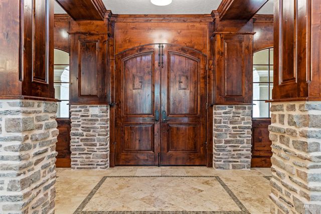 1020 W Shearwater Lane, Eagle, ID 83616