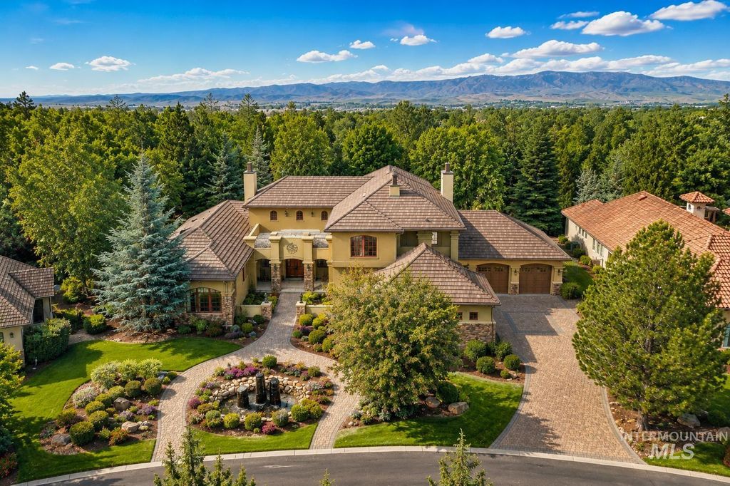 1020 W Shearwater Lane, Eagle, ID 83616