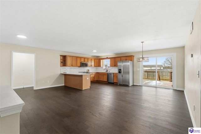 219 Meadowlake Drive, Radcliff, KY 40160