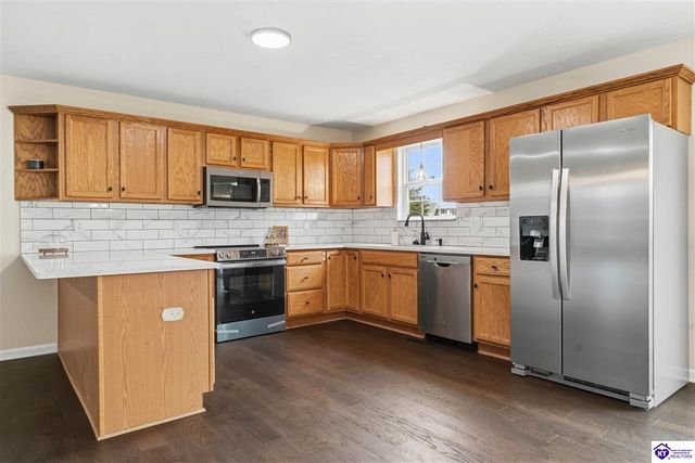 219 Meadowlake Drive, Radcliff, KY 40160