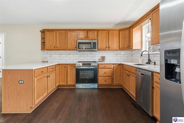 219 Meadowlake Drive, Radcliff, KY 40160