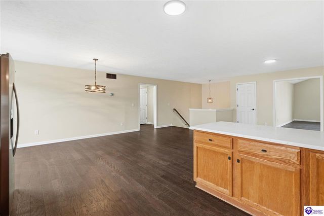 219 Meadowlake Drive, Radcliff, KY 40160